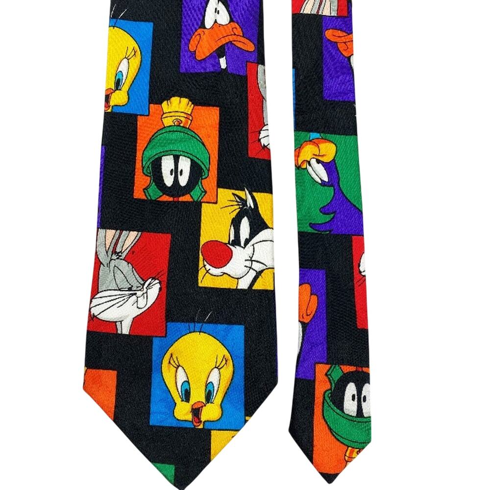 Loony Tunes Tweedy Bugs Sylvester Road Runner Marvin Martian Daffy Tie